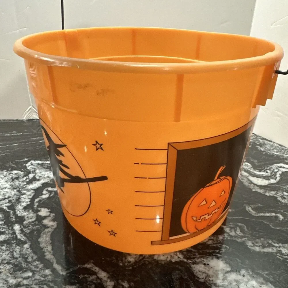 Vintage SHAMROCK NEATWAY U.S.A Halloween trick treat candy bucket wire bale NICE